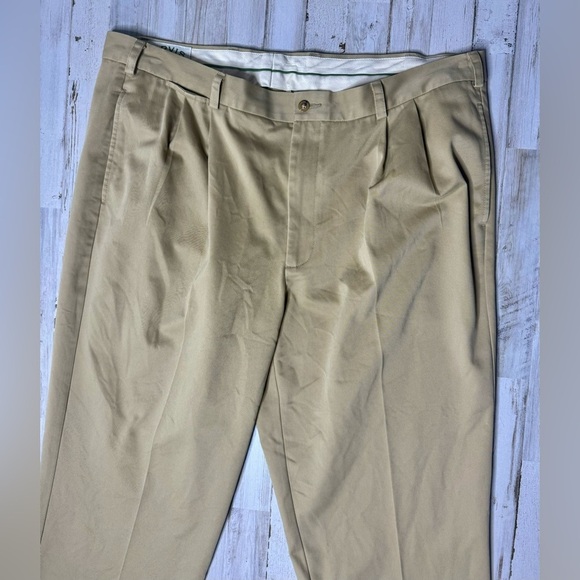 Orvis Pants Mens 42x30 Pleated Golf Straight Leg Casual Tan - Picture 3 of 11